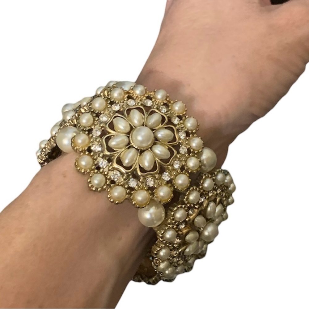 Accent bracelet